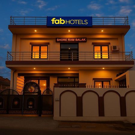 Fabexpress Awadh Inn - 400M From Shri Ram Janam Bhumi Ayodhya Exterior photo