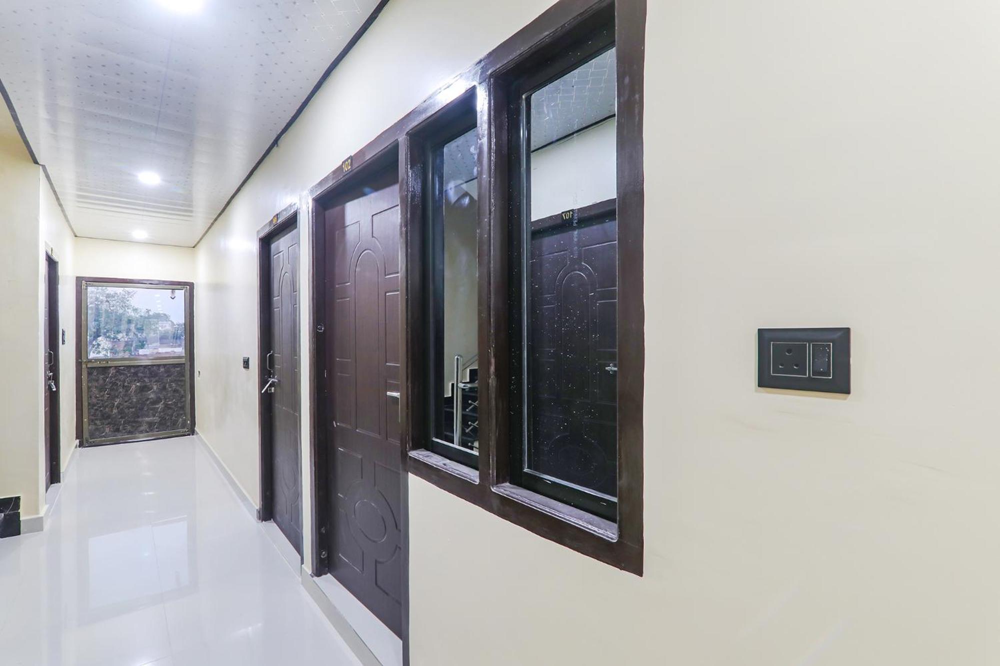 Fabexpress Awadh Inn - 400M From Shri Ram Janam Bhumi Ayodhya Exterior photo