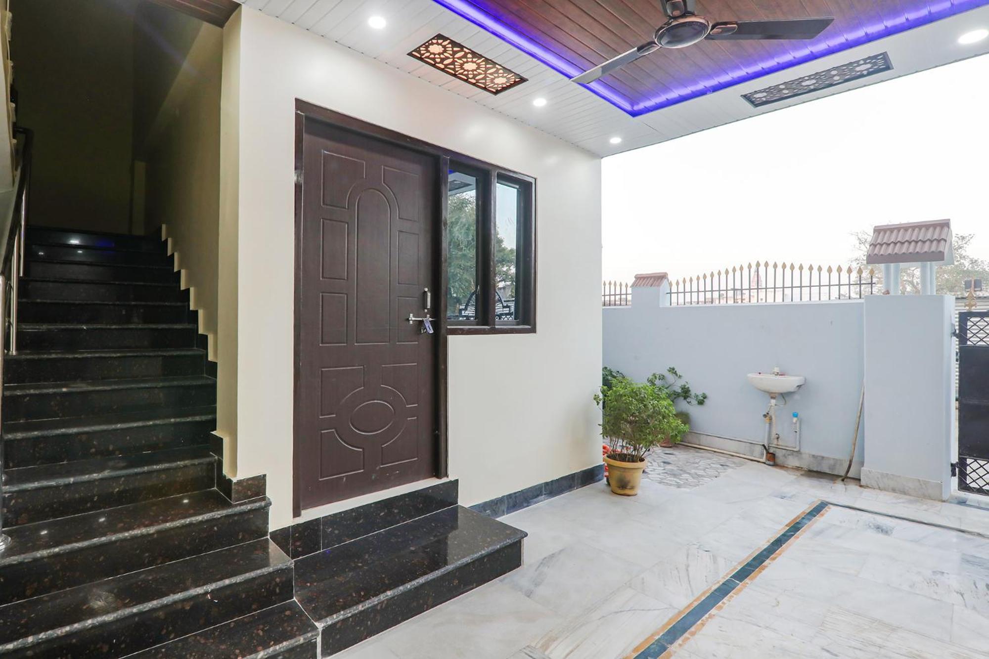 Fabexpress Awadh Inn - 400M From Shri Ram Janam Bhumi Ayodhya Exterior photo
